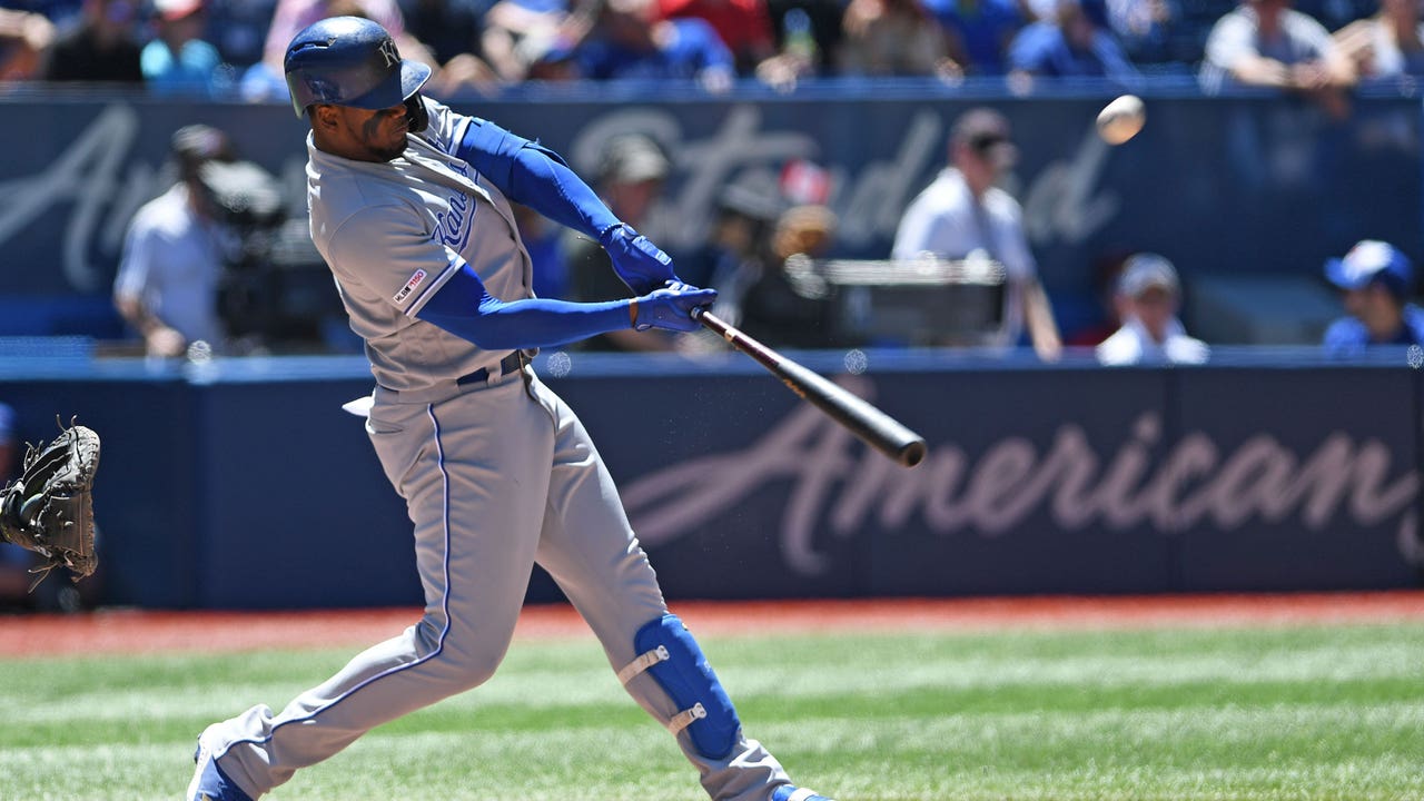 Sparked by a five-run third inning, Royals top Blue Jays 7-6